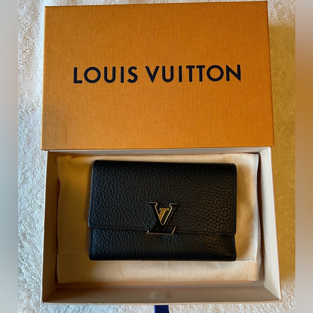Louis Vuitton Capucines Compact Wallet